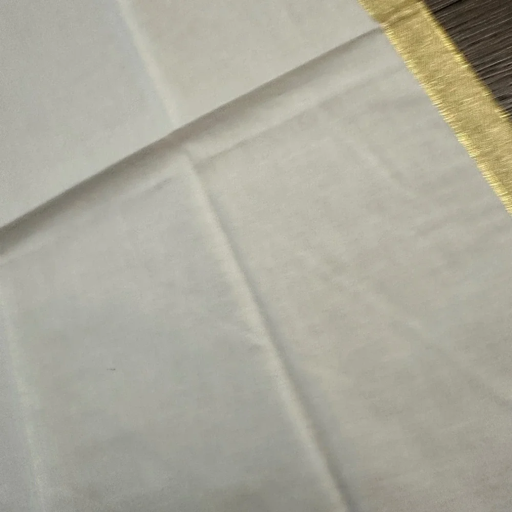 Pottery Barn 8 Piece 20 x 20 inch Napkins White w/ Gold Trims Cotton